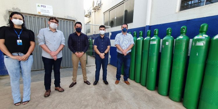 Jaru recebe 10 cilindros de oxigênio; gás medicinal foi enviado pelo Governo do Estado