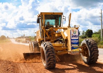 Prefeitura de Jaru realiza patrolamento e limpeza nas marginais da BR-364 no setor-08