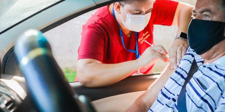 2ª dose da vacina Coronavac para pessoas maiores de 63 anos continua na próxima segunda-feira, 31 em Jaru