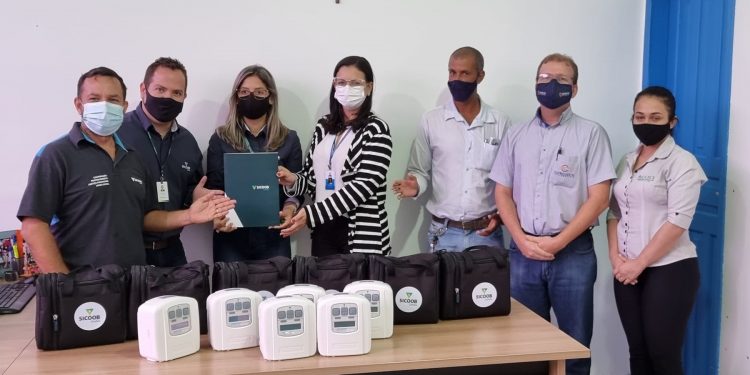 Sicoob Centro realiza doação de equipamentos que irão auxiliar no tratamento de pacientes com Covid-19 em Jaru