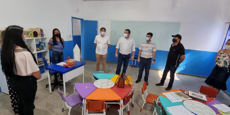 Com recurso próprio, prefeitura de Jaru reforma e climatiza Escola José de Souza em Tarilândia