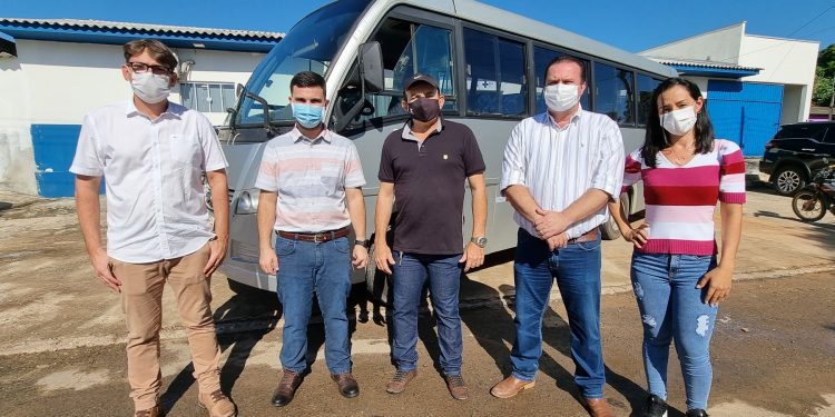 Prefeitura de Jaru destina micro-ônibus para o transporte de pacientes no distrito de Tarilândia