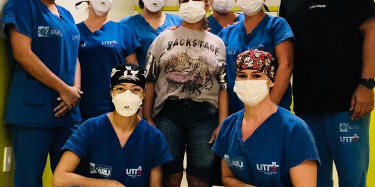 Mais uma paciente recebe alta da UTI do Hospital Municipal em Jaru