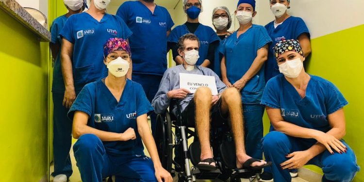 Jaruense de 52 anos de idade vence a Covid-19 e recebe alta da UTI municipal em Jaru