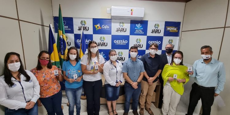Prefeitura de Jaru realiza entrega das Carteiras de Identificação do Autista; município é o segundo de Rondônia a emitir o documento