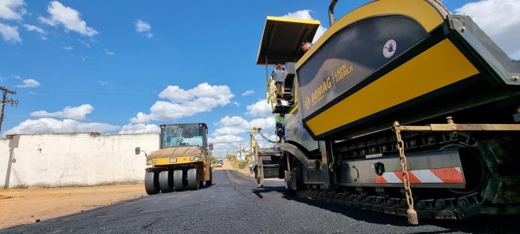 Com uma das maiores frotas de Rondônia, prefeitura de Jaru avança na execução do maior programa de pavimentação asfáltica já realizado no município