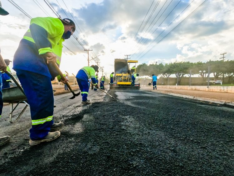 Com uma das maiores frotas de Rondônia, prefeitura de Jaru avança na execução do maior programa de pavimentação asfáltica já realizado no município