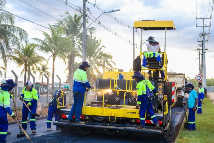 Com uma das maiores frotas de Rondônia, prefeitura de Jaru avança na execução do maior programa de pavimentação asfáltica já realizado no município