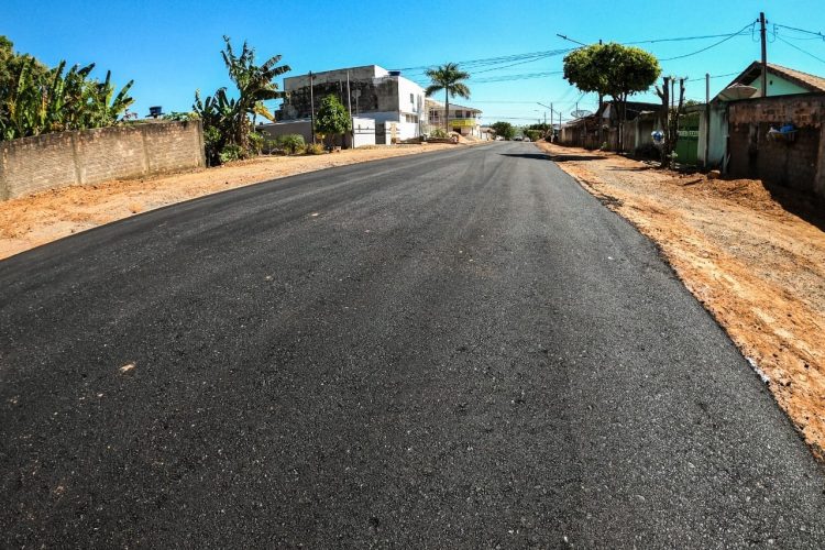 Com uma das maiores frotas de Rondônia, prefeitura de Jaru avança na execução do maior programa de pavimentação asfáltica já realizado no município