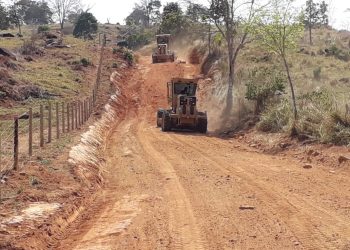 Prefeitura de Jaru segue com patrolamento e recuperação das estradas rurais do município; equipes trabalham na Linha 628