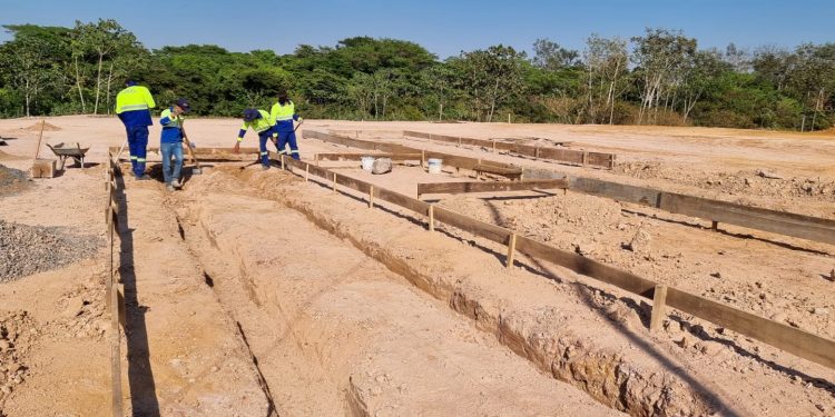 Prefeitura de Jaru inicia preparação de base para instalação de usina de asfalto