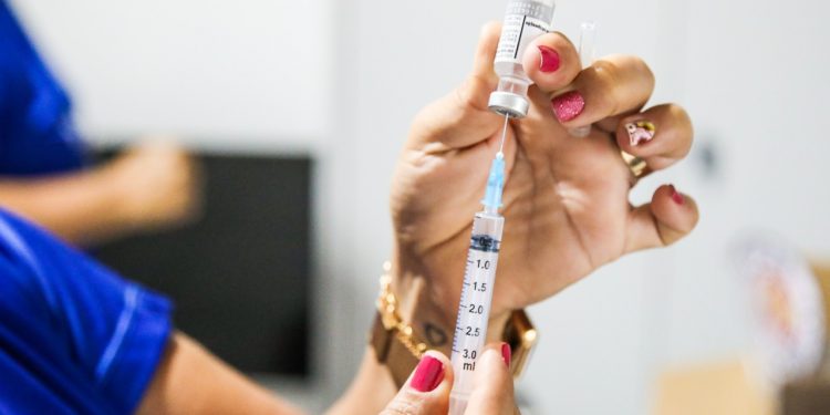 Jaruenses maiores de 37 anos já podem ser imunizados com a 1ª dose da vacina contra a Covid-19