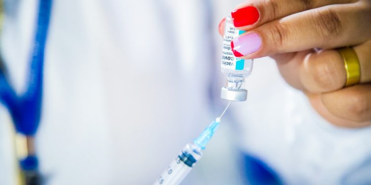 Jaru inicia imunização com a 1ª dose de maiores de 39 anos nesta sexta-feira das 14h às 21h na Escola Beatriz Mireya no setor 04