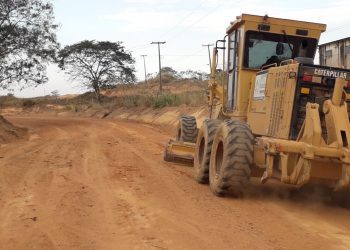 Prefeitura de Jaru segue com patrolamento e recuperação das estradas rurais; Serviço foi concluído na 628 e equipes iniciaram trabalhos na 608