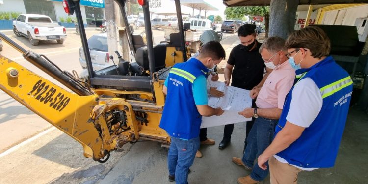 Prefeitura inicia padronização de calçadas na Avenida Padre Adolpho Rohl; obra é custeada com recurso do deputado federal Lúcio Mosquini