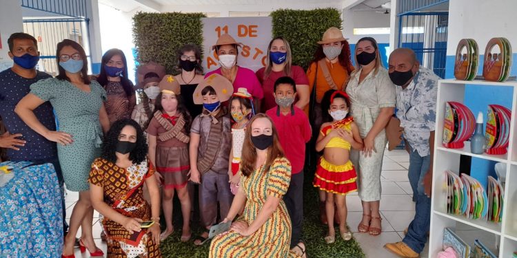 Escola Maria de Lourdes desenvolve projeto de leitura com o tema “Poemas em tempos de pandemia”