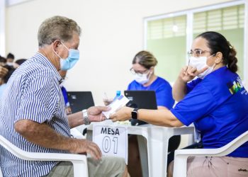 Vacinação contra a Covid-19 para D1, D2 e D3 segue até as 19h desta sexta-feira; veja quem pode ser vacinado
