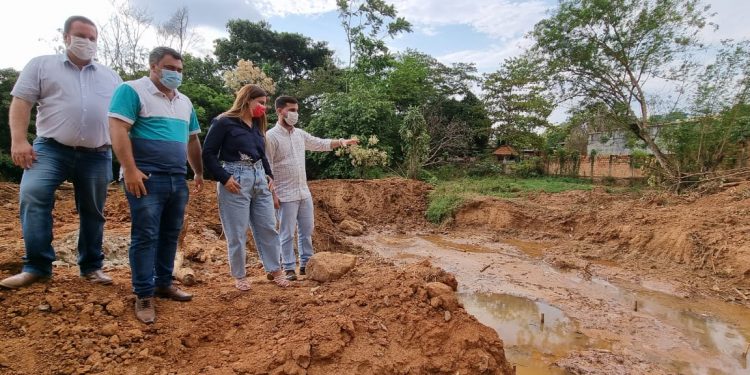 Prefeitura de Jaru inicia construção da galeria de concreto na Rua Maranhão no setor 05; obra é custeada com recurso da deputada Mariana Carvalho