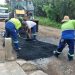 Prefeitura de Jaru realiza manutenção de ruas pavimentadas no distrito de Tarilândia