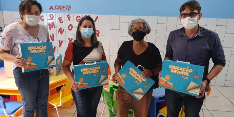 Prefeitura de Jaru contempla Clube de Mães com mobília escolar