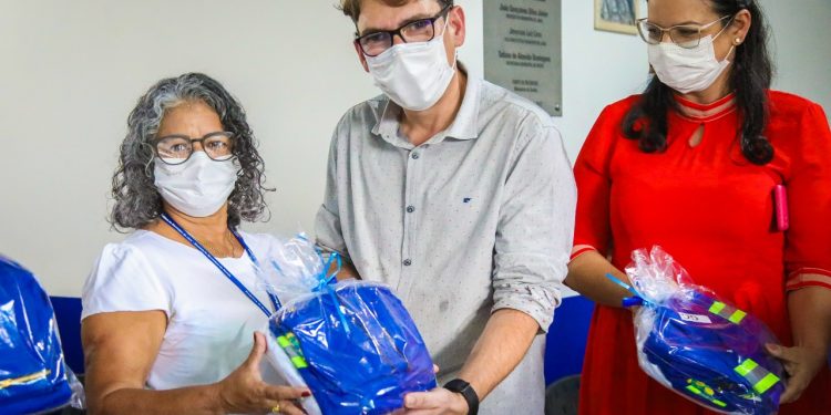 Prefeitura de Jaru realiza entrega de uniformes agentes comunitários de saúde