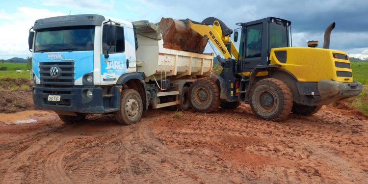 Prefeitura de Jaru mobiliza equipes para recuperação de trechos danificados pelas chuvas