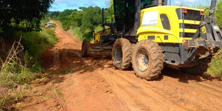 Prefeitura de Jaru segue com serviços emergenciais nas estradas rurais do município
