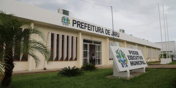 Contribuinte jaruense conta com 10% de desconto para pagamento do IPTU à vista; carnês já estão disponíveis nos guichês da prefeitura ou através do site oficial