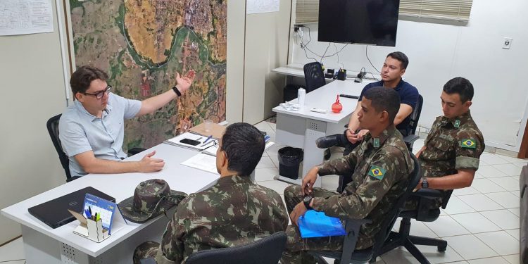 Durante reunião prefeitura de Jaru e 5º BEC alinham ações de retomada das obras de duplicação da BR 364 no setor 08