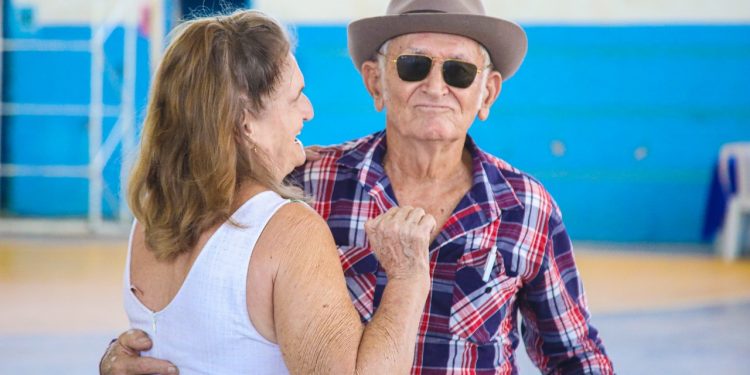 Secretaria de Desenvolvimento Social de Jaru realiza encontro com grupo da melhor idade