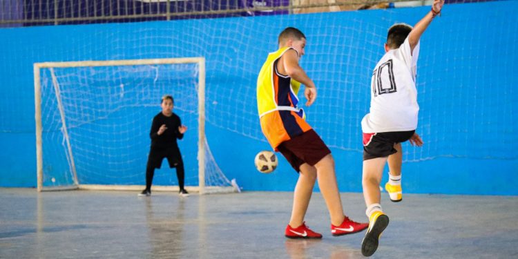 Prefeitura de Jaru abre inscrição para escolinha de futsal; projeto irá atender crianças e adolescentes de 7 a 17 anos