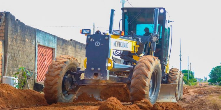 Serviços de patrolamento chegam ao Jardim Novo Estado