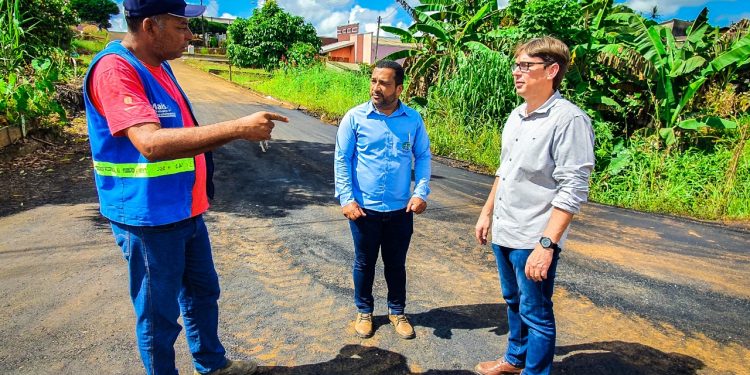 Jaru: Prefeito acompanha e vistoria obras em andamento; entre os serviços executados está a manutenção de ruas e avenidas