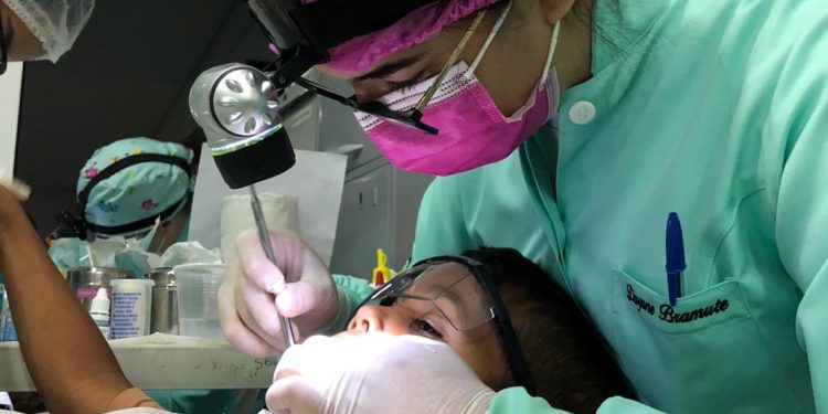 Parceria entre Prefeitura de Jaru e acadêmicos da Fimca garante atendimento odontológico às crianças do SCFV