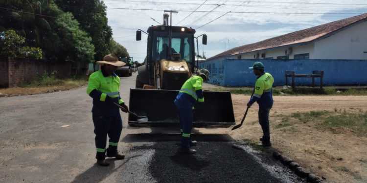 Prefeitura de Jaru realiza operação tapa-buracos no distrito de Tarilândia
