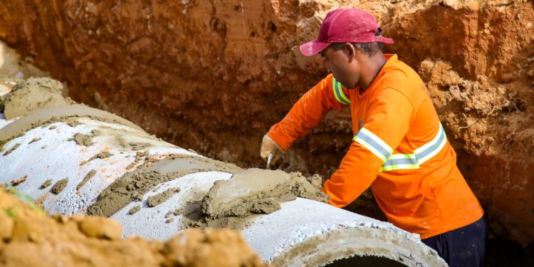Rua Sebastião Cabral de Souza no setor 04 é contemplada com obras do Tchau Poeira
