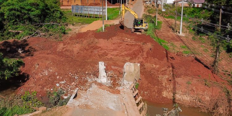 Prefeitura de Jaru inicia a construção de mais uma galeria de concreto com recurso próprio; Rua Tapajós é contemplada