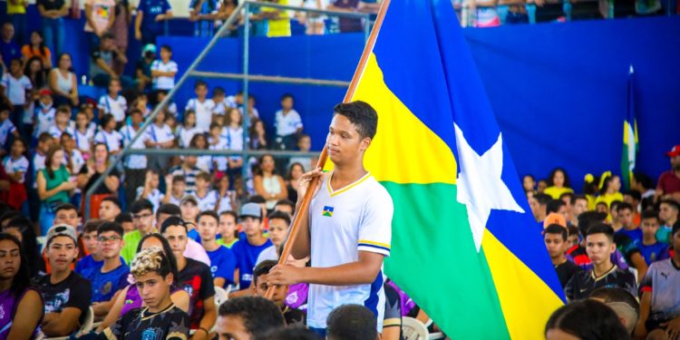 Grande estilo: Cerimônia de abertura dos Jogos Escolares Municipais marca retorno do calendário de eventos em Jaru