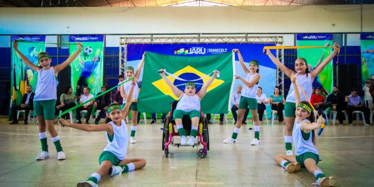 Grande estilo: Cerimônia de abertura dos Jogos Escolares Municipais marca retorno do calendário de eventos em Jaru