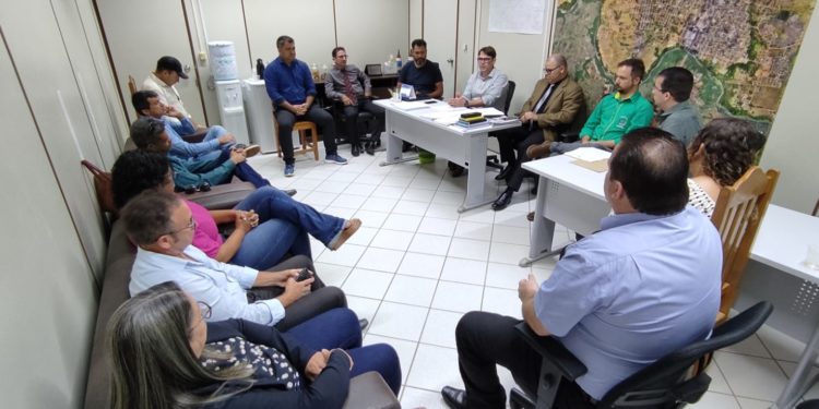 Parceria: Prefeito se reúne com vereadores para alinhamento de ações em prol do município de Jaru
