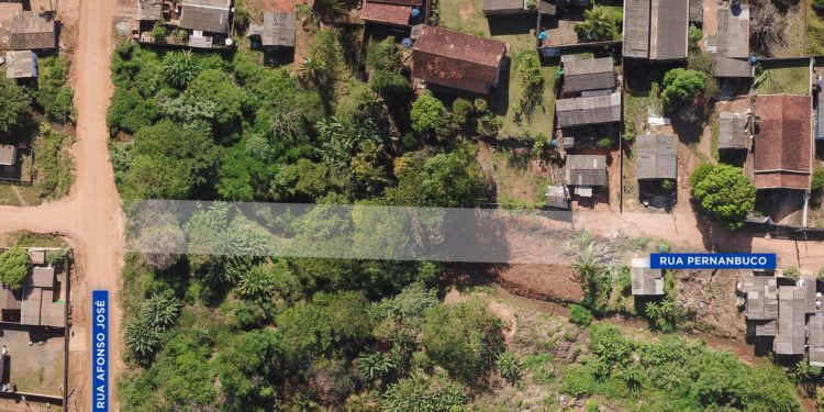 Prefeitura de Jaru realiza abertura da Rua Pernambuco entre a Afonso José e Padre Chiquinho no setor 04