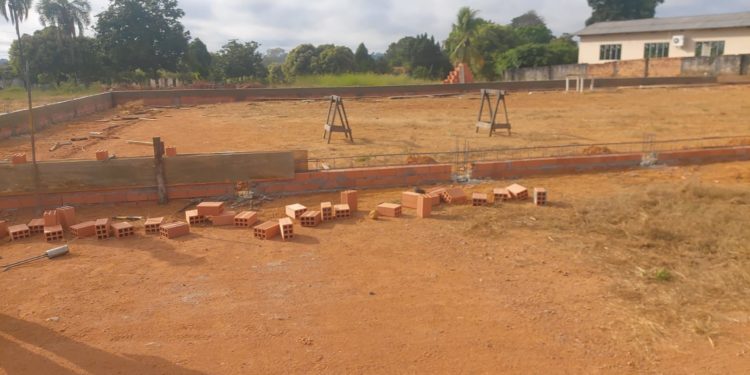 Moradores do distrito de Bom Jesus são contemplados com campo de futebol sintético