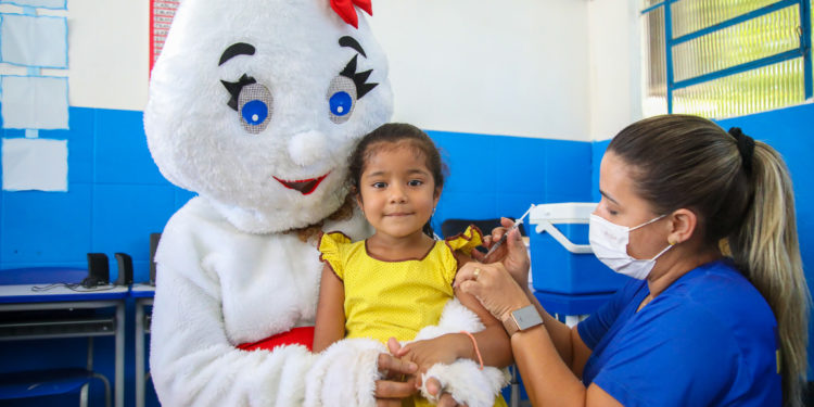 Imunização de crianças de 03 a 12 anos em Jaru, continua nas Unidades de Saúde Osvaldo Cruz e Centro de Saúde da Mulher