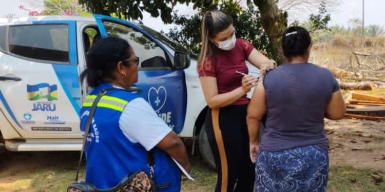 Vacina Jaru: Secretaria de Saúde realiza campanha para atualização da caderneta de vacinação na zona rural do município