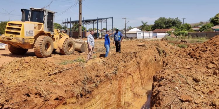 Prefeitura de Jaru investe mais de meio milhão de reais em drenagem urbana no Jardim dos Estados; Linha 605 é um dos trechos contemplados