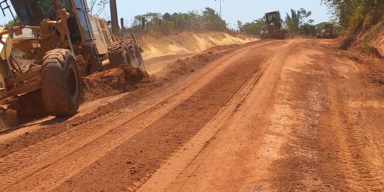 Prefeitura de Jaru segue com patrolamento das estradas rurais; ação é concluída na Linha 612