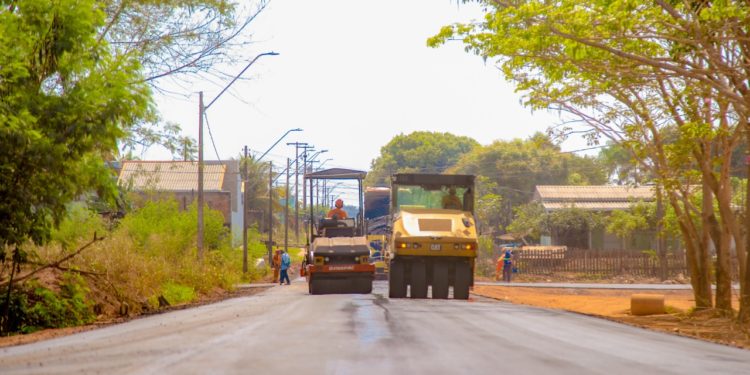 Serviço de pavimentação asfáltica na Rua Beira Rio é concluído