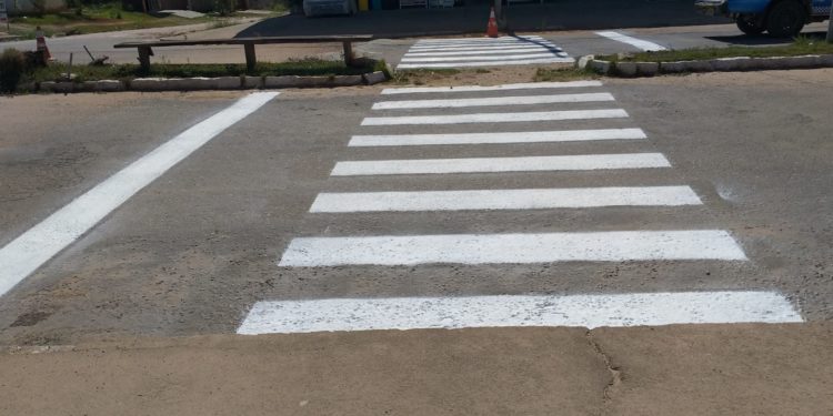 Prefeitura de Jaru sinaliza ruas do distrito de Tarilândia com faixa de pedestres