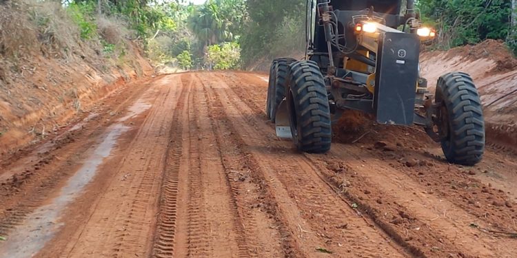 Prefeitura de Jaru conclui patrolamento na região o distrito de Bom Jesus; equipes seguem para a 608
