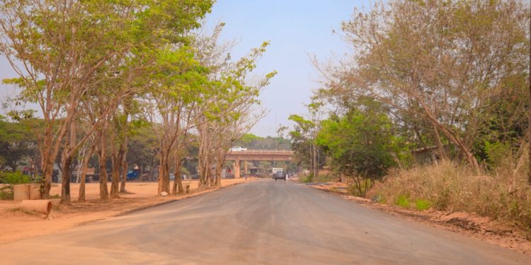 Trechos da Avenida Padre Adolpho Rohl e Rua Tapajós no setor 02 também são contemplados com asfalto novo em Jaru